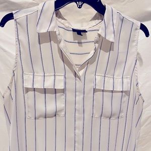Sleeveless button up blouse